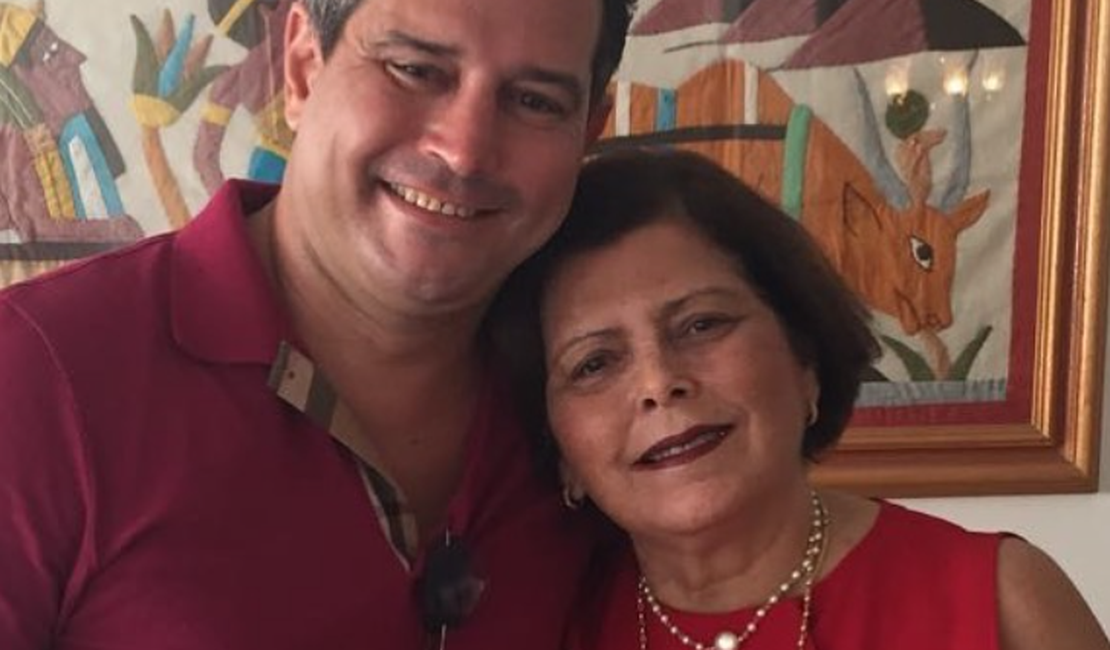 Secretário Mauricio Quintela lamenta morte da mãe nas redes sociais