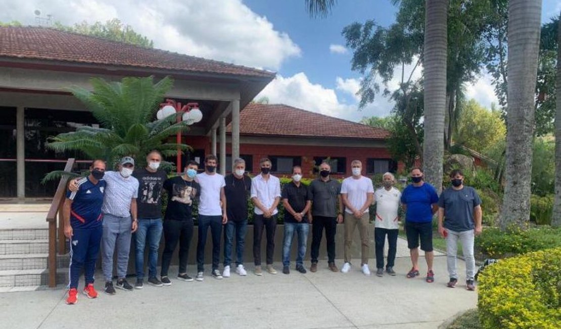 Hernán Crespo e Muricy visitam CT das categorias de base do São Paulo