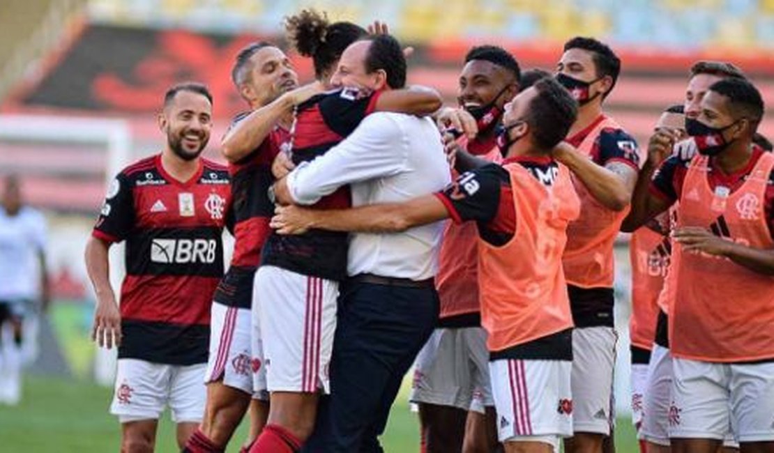 Time titular do Flamengo estreia na temporada com setor sob holofotes