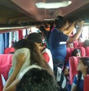 Mães de estudantes denunciam superlotação em transporte escolar na capital