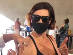 Christiane Torloni é vacinada contra Covid-19: 'Viva a ciência'