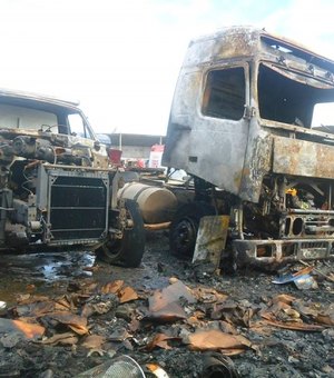 Arapiraca: veículos pegam fogo quando estavam em oficina