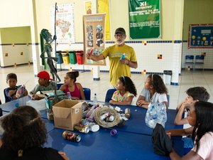 Projeto de arte e reciclagem promove oficinas para crianças de comunidade quilombola de Arapiraca