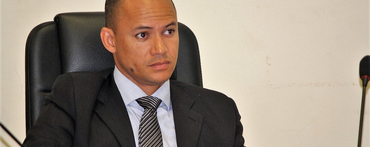 Vereador barra andamento de projeto na Câmara de Penedo
