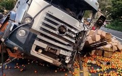 Acidente na Bahia com Van que saiu de Alagoas mata quatro pessoas