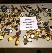 Dupla de assaltantes é presa com mais de 80 relógios roubados de joalheria