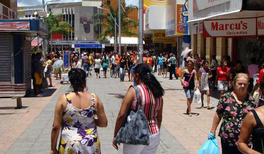 Centro de Maceió passa a funcionar em horário especial
