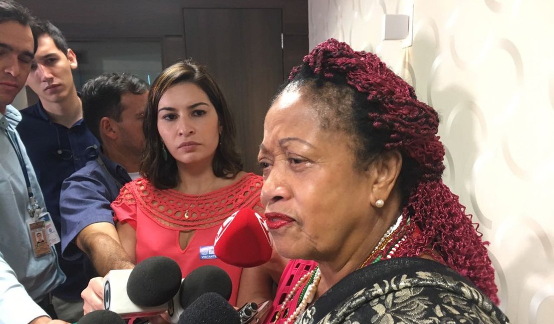 Ministra pede salário de R$ 61 mil e se justifica citando 'trabalho escravo'