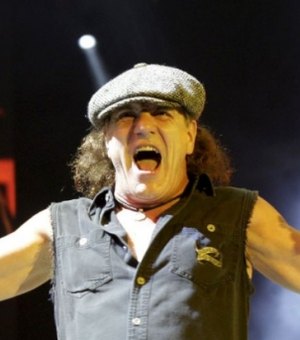 Com novo aparelho auditivo, vocalista do AC/DC quer retornar aos palcos