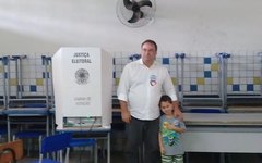 Luciano Barbosa (MDB) após voto na UNEAL Arapiraca