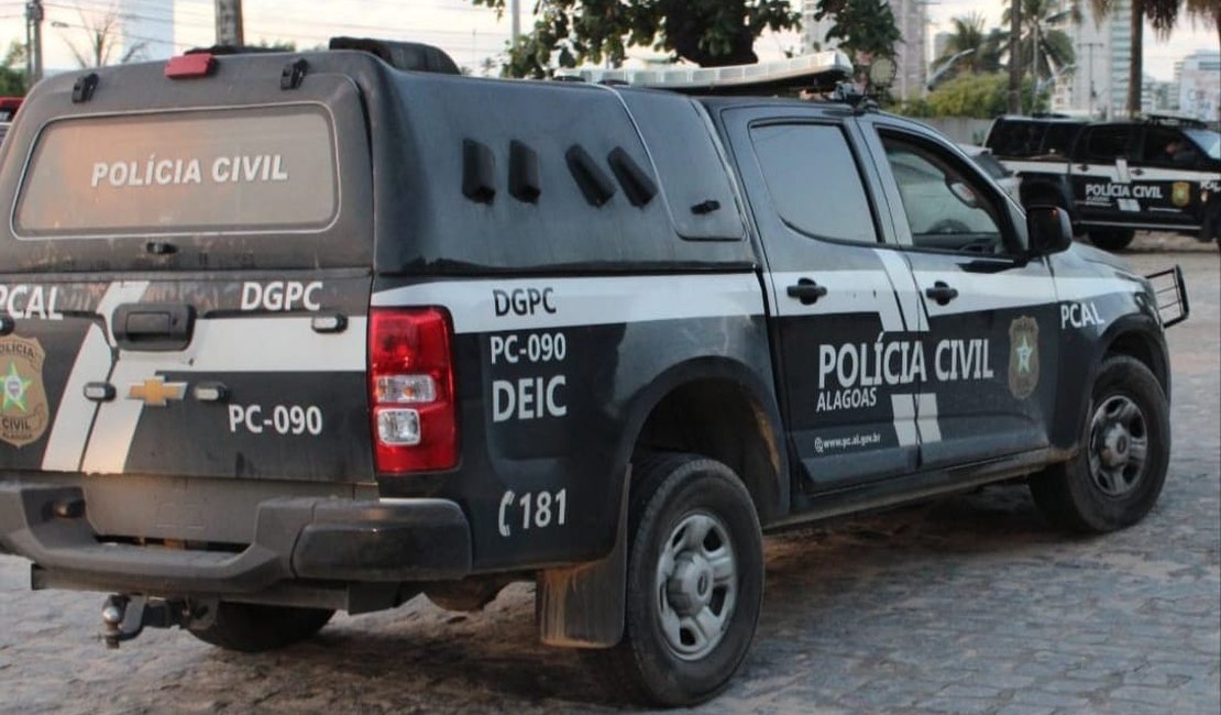 Mulher de 44 anos é presa por ter matado um adolescente de 13 anos, no Bairro Chã de Bebedouro, em Maceió