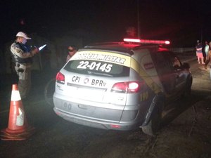 Acidente entre carro e moto provoca morte de passageiro na AL-220,em Arapiraca