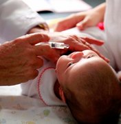 Abastecimento de vacinas se normalizará em 2017, diz Ministério da Saúde