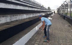 Estádio Coaracy da Mata Fonseca, local dos jogos do ASA, está recebendo nova pintura