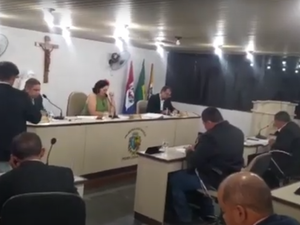 [Vídeo] 'Não sabemos quem está sendo acusado,” dizem vereadores de Palmeira sobre rachadinha