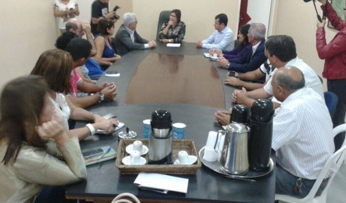 Prefeitura de Arapiraca fecha acordo com UFAL para doação de terreno