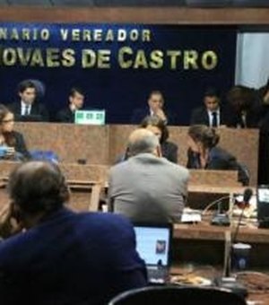Câmara de Maceió discute manutenção de contrato