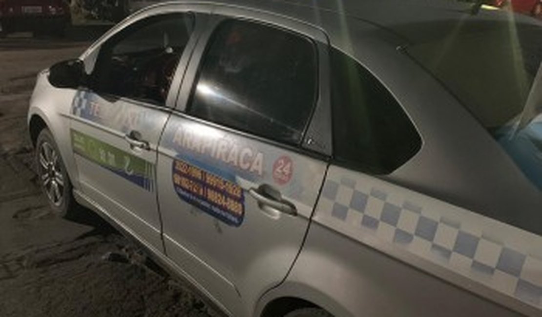 Adolescentes são flagrados com táxi roubado em Arapiraca