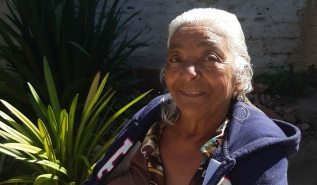 Mulher que há 30 anos perdeu contato com família sonha reencontrar parentes em Arapiraca