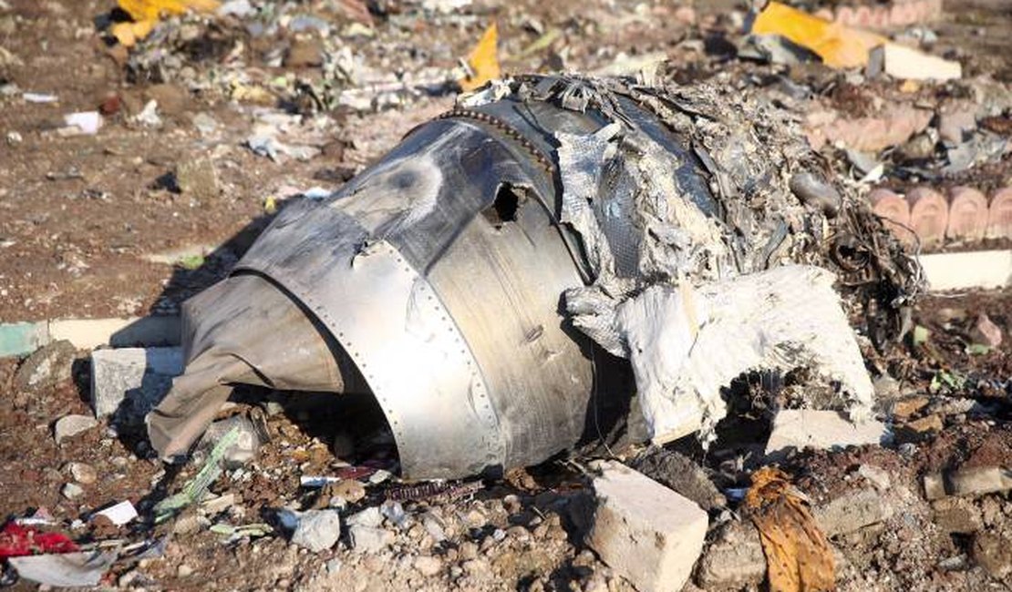 Avião ucraniano cai no Irã com 170 pessoas; não há sobreviventes