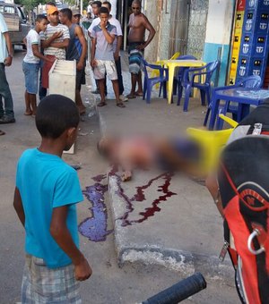Vídeo de esfaqueamento que circula pelas redes sociais não foi em Arapiraca, diz assessoria da PM