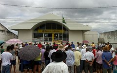 População de Traipu protesta contra fechamento de agência do BB