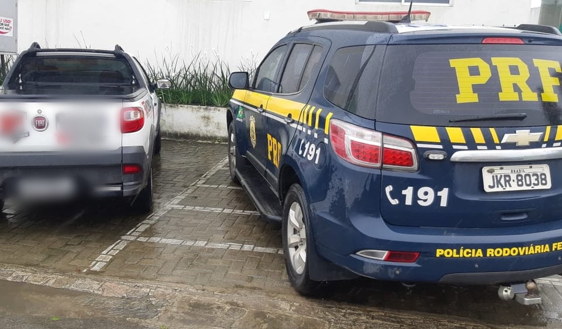 PRF prende mulher que dirigia carro clonado em União dos Palmares