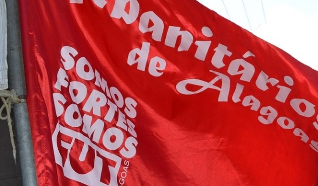Funcionários dos Correios, Eletrobras e Casal promovem ato contra privatização