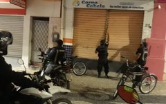 Ladrão  arromba loja de cosméticos em Arapiraca e furta dinheiro