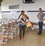 Prefeitura inicia entrega de kits de merenda escolar