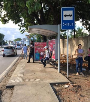 Prefeitura realiza obras de acessibilidade em abrigos de ônibus