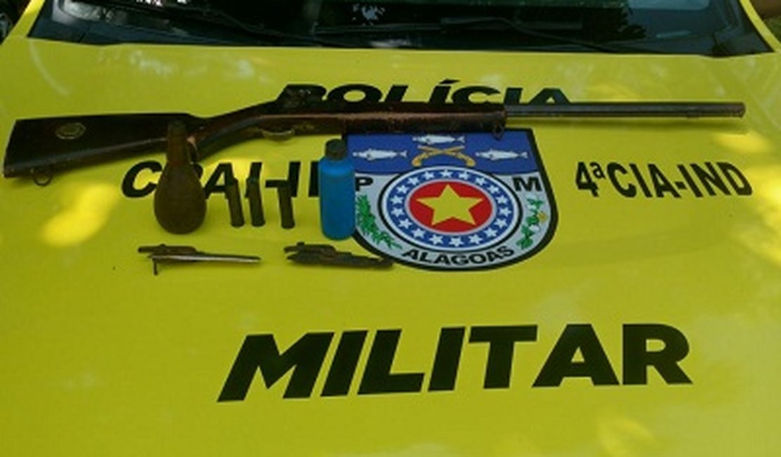 PM apreende espingarda e munições após denúncia de agressão em Cajueiro