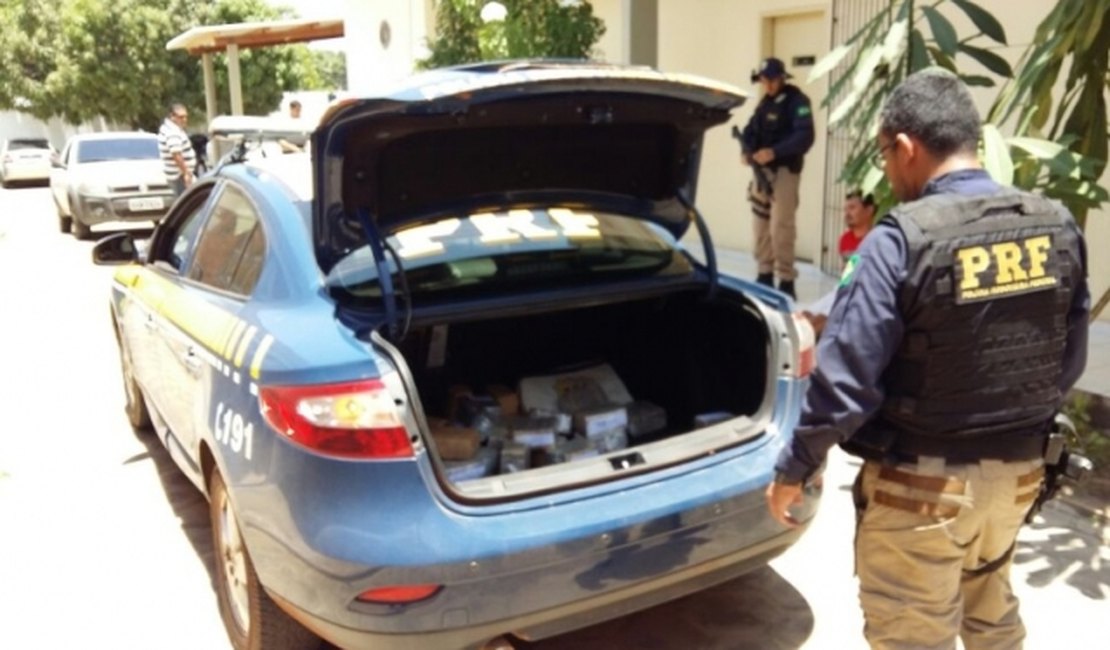 PRF flagra motorista transportando mais de R$ 1 milhão escondido em fundo falso de veículo