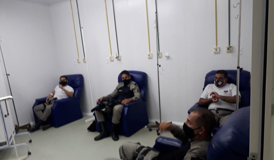 Policiais salvam homem que dormia enquanto casa incendiava em Maragogi