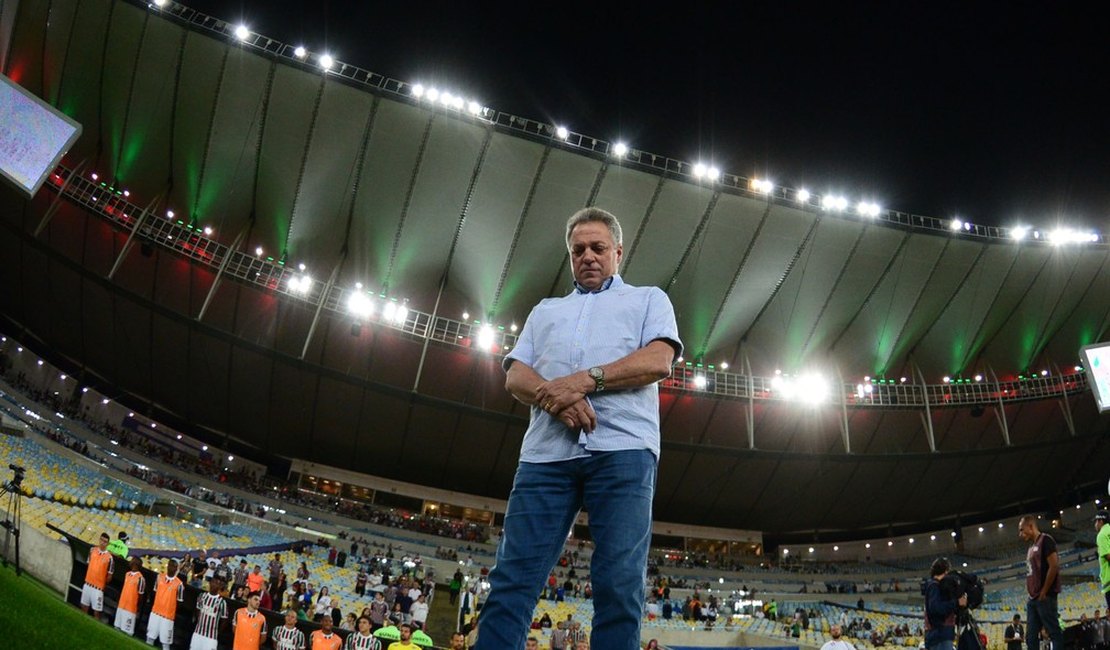Abel Braga testa positivo para covid-19 e desfalca o Inter contra o Fluminense