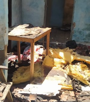 [Vídeo] Família faz apelo após ter casa incendiada no município de Palmeira dos Índios