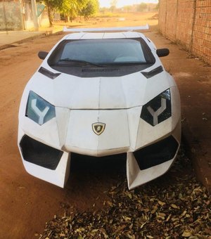 Mecânico transforma Uno em 'Lamborghini' e veículo vira atração em MT