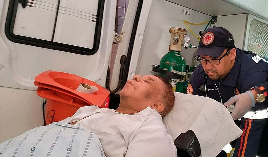 Hospital informa que estado de saúde de Agnaldo Timóteo se agrava após AVC