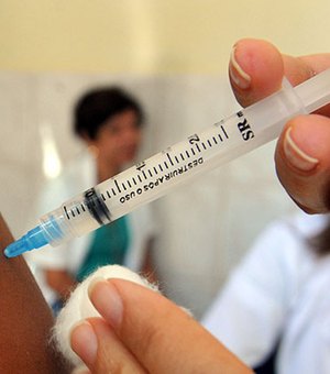 Vacinação contra gripe será aberta a toda população a partir de segunda 