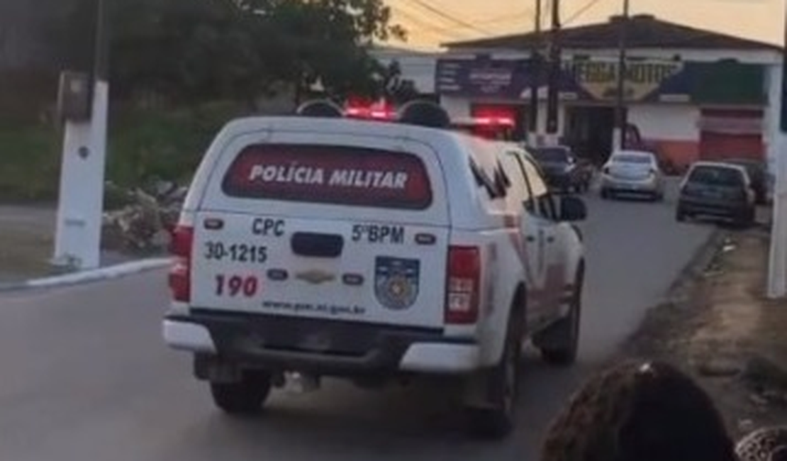 Três indivíduos são presos por tráfico de drogas em Arapiraca