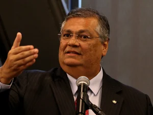 Governo seguirá reforçando efetivo federal no Rio, diz ministro
