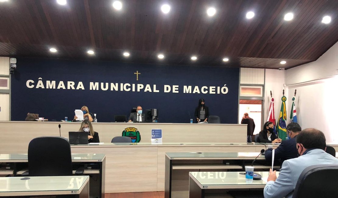 Recapeamento, operação tapa-buraco e limpeza estiveram na ordem do dia da Câmara de Maceió