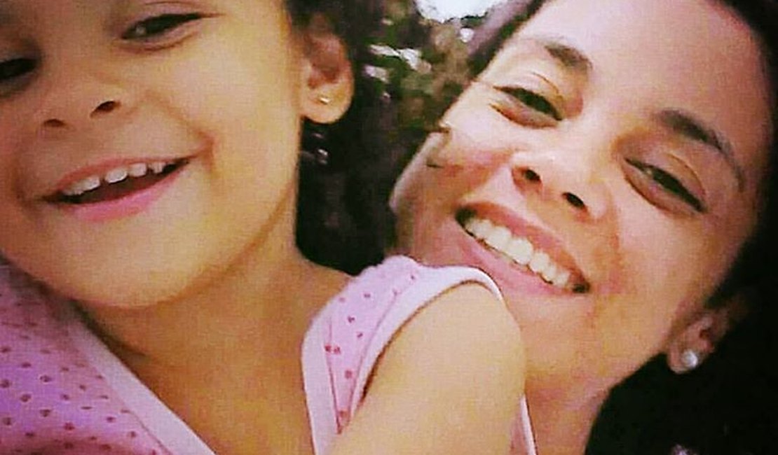 Mãe de criança autista usa redes sociais para relatar rotina da filha e aconselhar outras mães