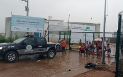 Moradores protestam contra a falta de água em Arapiraca
