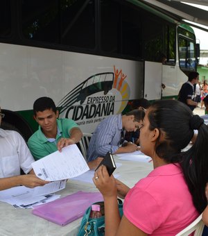 Defensoria Pública atende população de bairro de Maceió, de Pão de Açúcar e Palestina