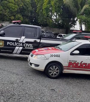 Operação policial apreende armas em grota do Benedito Bentes, em Maceió