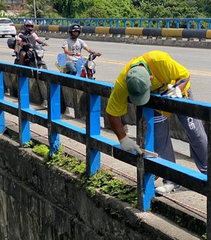 Ponte do Reginaldo passa por reparos para receber grades de proteção