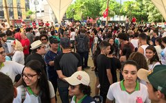 Protesto contra cortes na Educação e Previdência invade ruas de Arapiraca