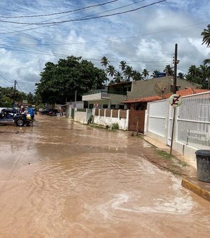 [Vídeo] Maragogi: Rua da Praia fica alagada em Barra Grande