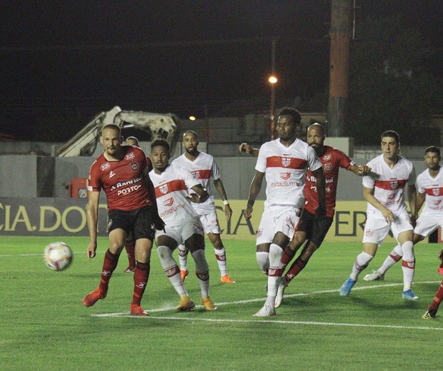 CRB perde para o Brasil-RS e se distancia do G4